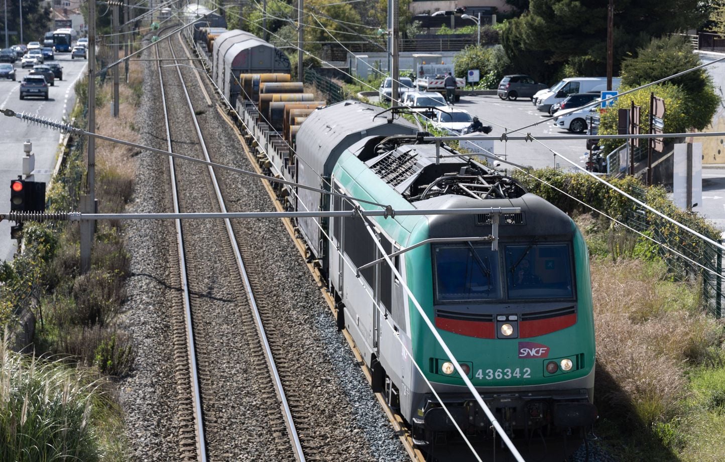El paso de un tren de mercancías provoca cinco incendios entre Beaune y Dijon El paso de un tren de mercancías provoca cinco incendios entre Beaune y Dijon